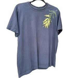 Stewart Merrett Australian Made by Beven Australia Embroided Wattle Tshirt Large